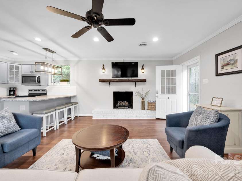 470 Lakeview Shores Loop, Mooresville, NC 28117.  MLS# CAR4366242, YatesRealty ID 28079. 