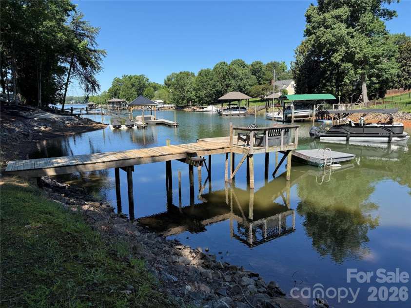 470 Lakeview Shores Loop, Mooresville, NC 28117.  MLS# CAR4366242, YatesRealty ID 28079. 