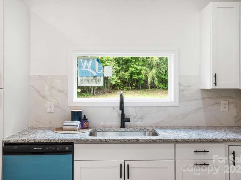 88 Arbor View Drive, Marion, NC 28752.  MLS# CAR4284677, YatesRealty ID 28079. 