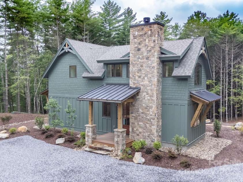 92 Rusty Hook Road, Nebo, NC 28761.  MLS# CAR4285158, YatesRealty ID 28080. 