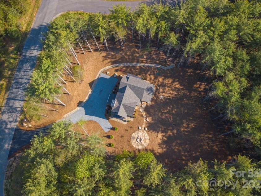 92 Rusty Hook Road, Nebo, NC 28761.  MLS# CAR4285158, YatesRealty ID 28080. 