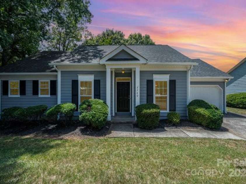 5740 Ebley Lane, Charlotte, NC 28227.  MLS# CAR4285563, YatesRealty ID 28081. 