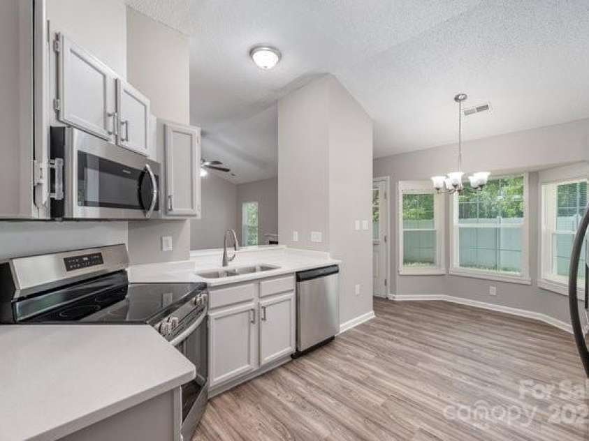 5740 Ebley Lane, Charlotte, NC 28227.  MLS# CAR4285563, YatesRealty ID 28081. 