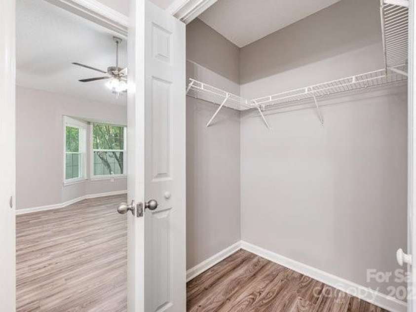 5740 Ebley Lane, Charlotte, NC 28227.  MLS# CAR4285563, YatesRealty ID 28081. 