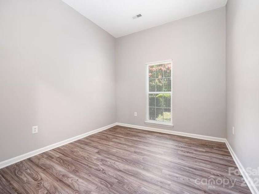 5740 Ebley Lane, Charlotte, NC 28227.  MLS# CAR4285563, YatesRealty ID 28081. 