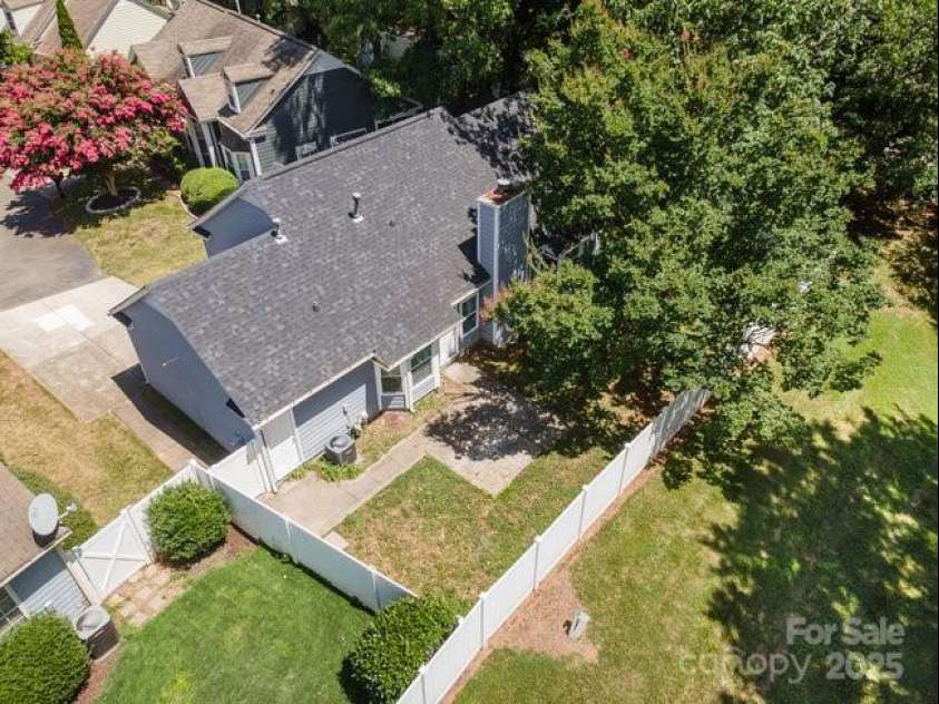 5740 Ebley Lane, Charlotte, NC 28227.  MLS# CAR4285563, YatesRealty ID 28081. 