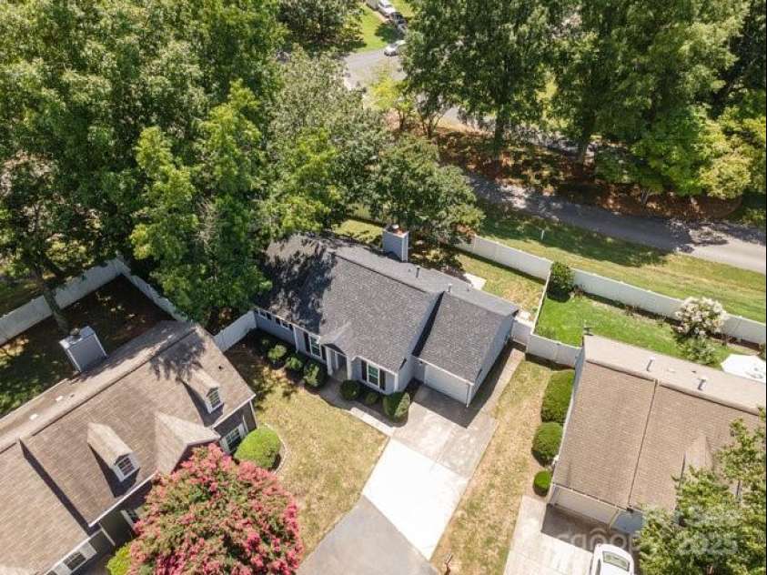 5740 Ebley Lane, Charlotte, NC 28227.  MLS# CAR4285563, YatesRealty ID 28081. 