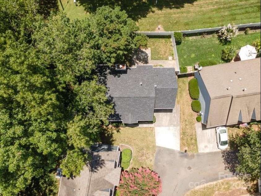 5740 Ebley Lane, Charlotte, NC 28227.  MLS# CAR4285563, YatesRealty ID 28081. 