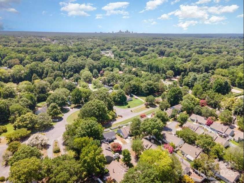 5740 Ebley Lane, Charlotte, NC 28227.  MLS# CAR4285563, YatesRealty ID 28081. 