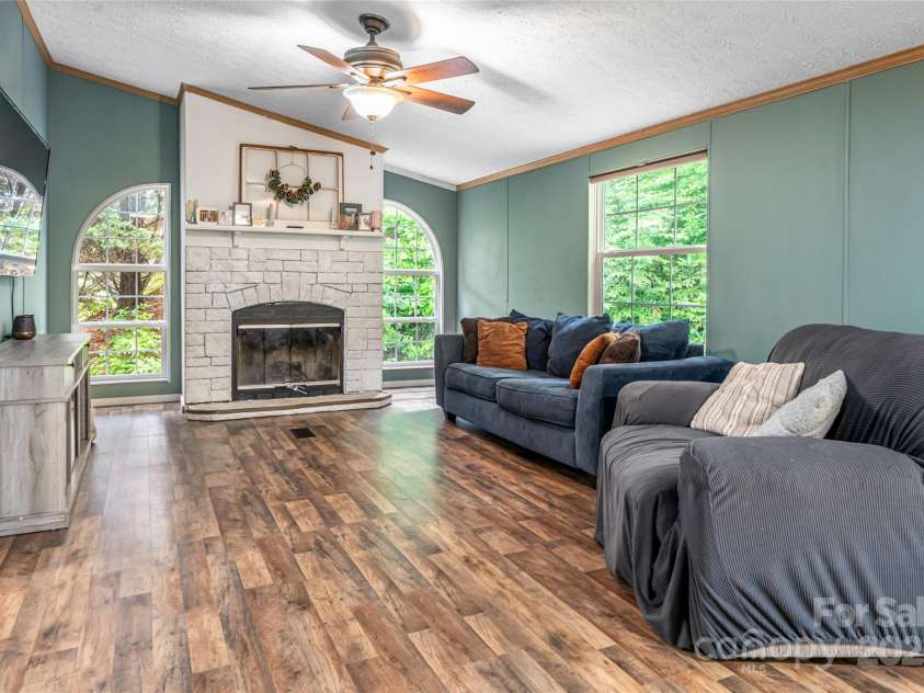 118 Reeves Road, Leicester, NC 28748.  MLS# CAR4280942, YatesRealty ID 28083. 