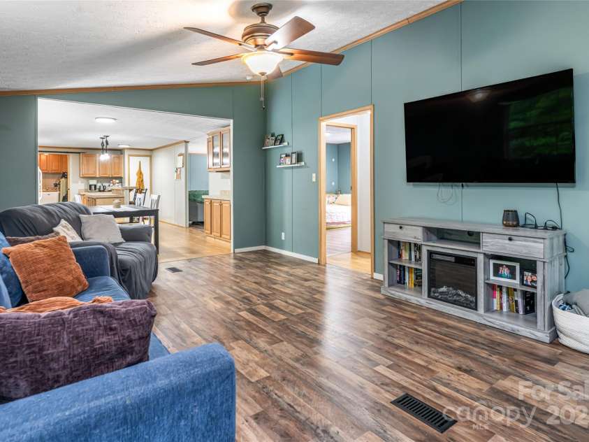 118 Reeves Road, Leicester, NC 28748.  MLS# CAR4280942, YatesRealty ID 28083. 