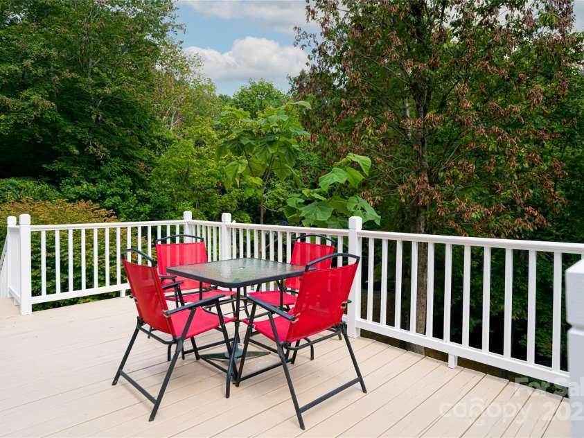 118 Reeves Road, Leicester, NC 28748.  MLS# CAR4280942, YatesRealty ID 28083. 