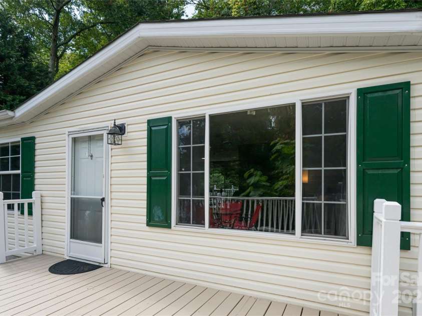 118 Reeves Road, Leicester, NC 28748.  MLS# CAR4280942, YatesRealty ID 28083. 