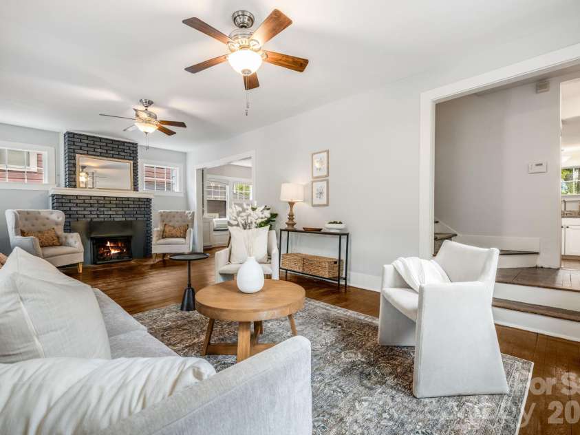 185 Flint Street, Asheville, NC 28801.  MLS# CAR4375411, YatesRealty ID 28083. 