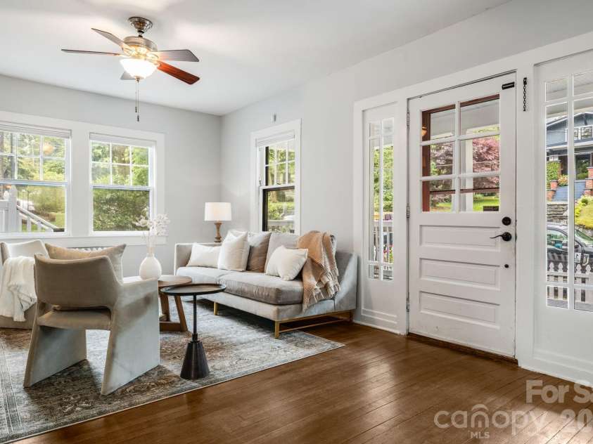 185 Flint Street, Asheville, NC 28801.  MLS# CAR4375411, YatesRealty ID 28083. 