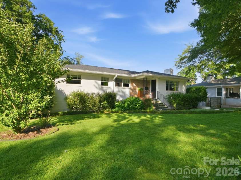 733 Stanfield Drive, Charlotte, NC 28210.  MLS# CAR4386854, YatesRealty ID 28084. 733 Stanfield Drive