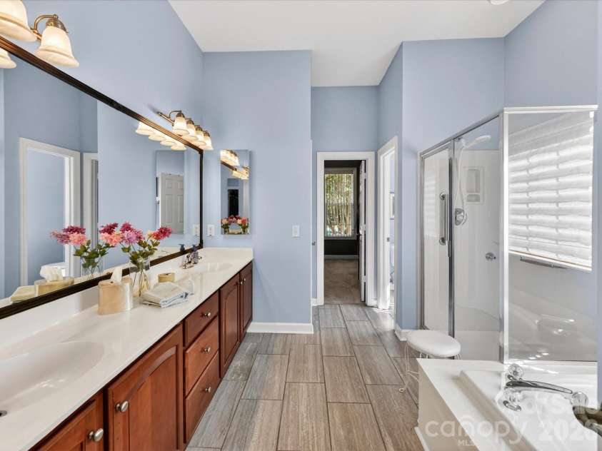 2535 Harlington Lane, Charlotte, NC 28270.  MLS# CAR4383285, YatesRealty ID 28085. 
