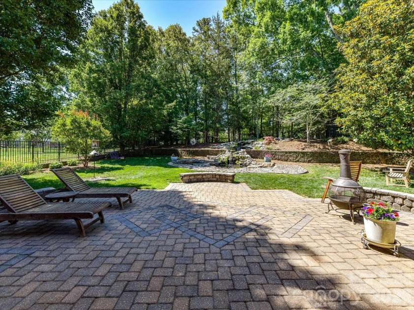 2535 Harlington Lane, Charlotte, NC 28270.  MLS# CAR4383285, YatesRealty ID 28085. 
