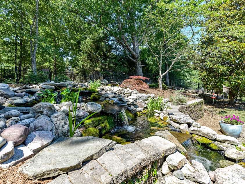 2535 Harlington Lane, Charlotte, NC 28270.  MLS# CAR4383285, YatesRealty ID 28085. 