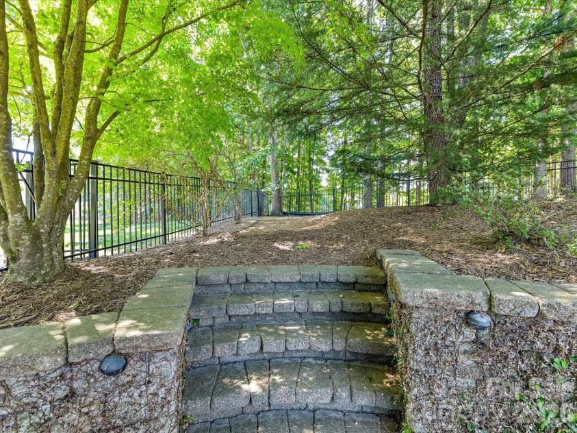 2535 Harlington Lane, Charlotte, NC 28270.  MLS# CAR4383285, YatesRealty ID 28085. 