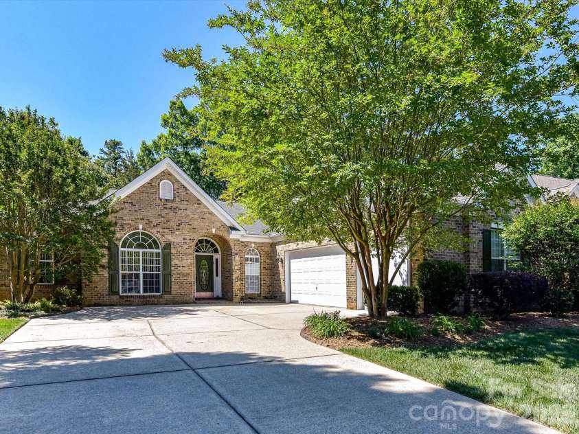 2535 Harlington Lane, Charlotte, NC 28270.  MLS# CAR4383285, YatesRealty ID 28085. 
