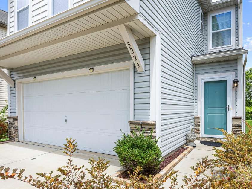 5223 Crystal Lakes Drive, Rock Hill, SC 29732.  MLS# CAR4280245, YatesRealty ID 28085. 