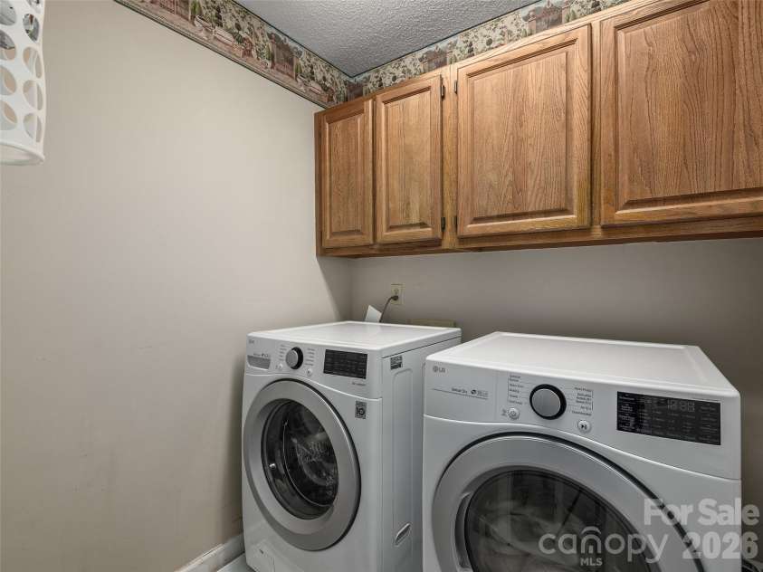 1208 Saint Charles Court, Asheville, NC 28803.  MLS# CAR4388743, YatesRealty ID 28086. 