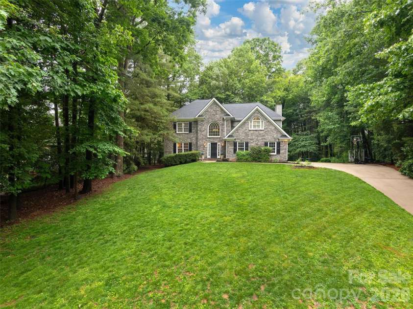 1208 Saint Charles Court, Asheville, NC 28803.  MLS# CAR4388743, YatesRealty ID 28086. 