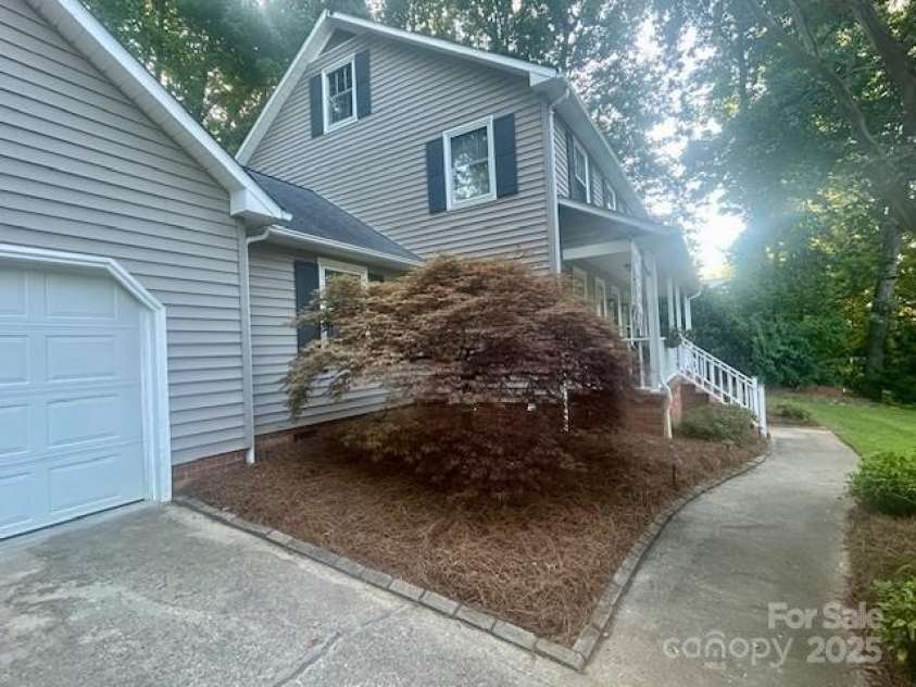 252 Deerfield Street, Lenoir, NC 28645.  MLS# CAR4285316, YatesRealty ID 28086. 