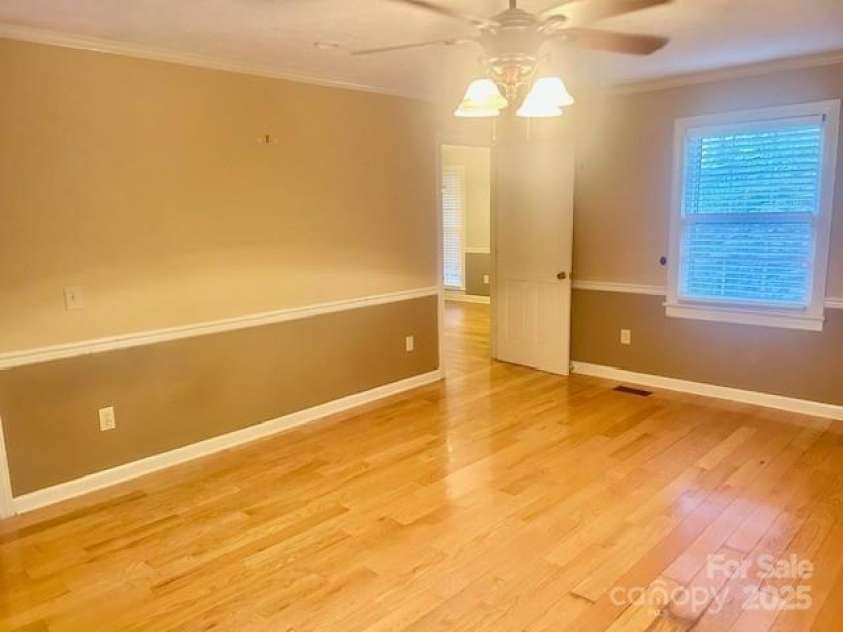 252 Deerfield Street, Lenoir, NC 28645.  MLS# CAR4285316, YatesRealty ID 28086. 