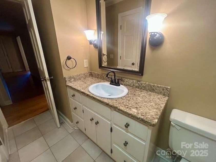 252 Deerfield Street, Lenoir, NC 28645.  MLS# CAR4285316, YatesRealty ID 28086. 