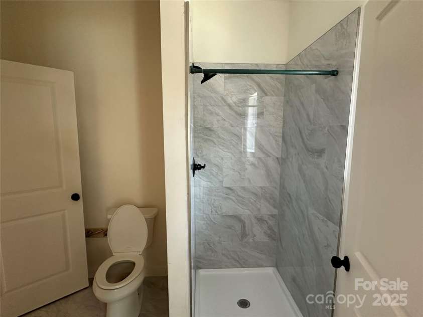 1409 enochville Road, Kannapolis, NC 28081.  MLS# CAR4281931, YatesRealty ID 28087. 