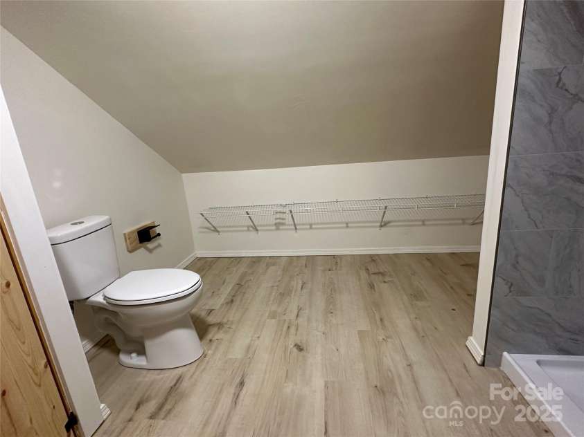 1409 enochville Road, Kannapolis, NC 28081.  MLS# CAR4281931, YatesRealty ID 28087. 