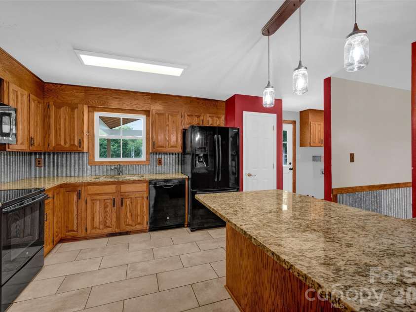 581 Barry Oak Road, Statesville, NC 28625.  MLS# CAR4388694, YatesRealty ID 28087. 