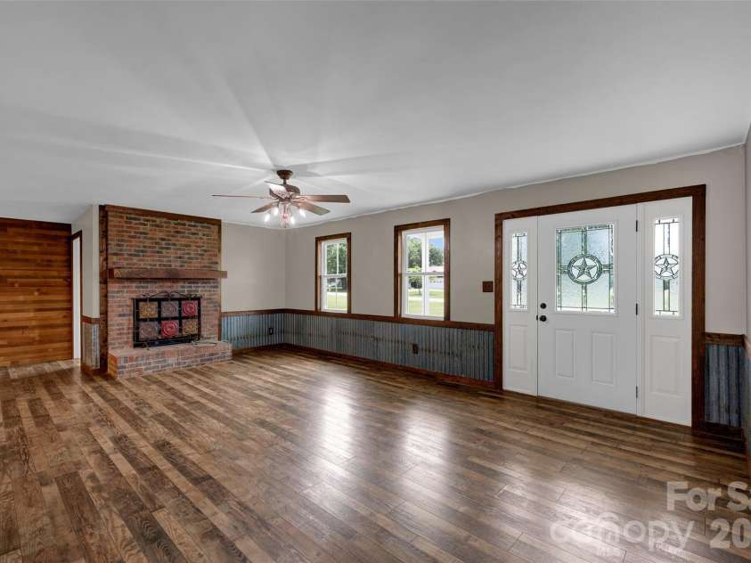581 Barry Oak Road, Statesville, NC 28625.  MLS# CAR4388694, YatesRealty ID 28087. 