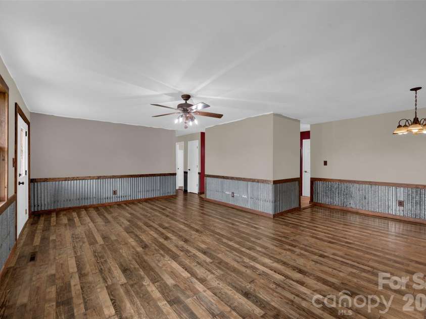 581 Barry Oak Road, Statesville, NC 28625.  MLS# CAR4388694, YatesRealty ID 28087. 