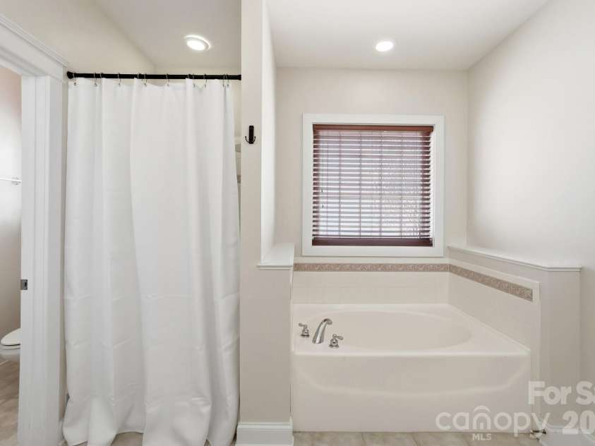 5101 Downing Drive, Fort Mill, SC 29708.  MLS# CAR4384163, YatesRealty ID 28088. 