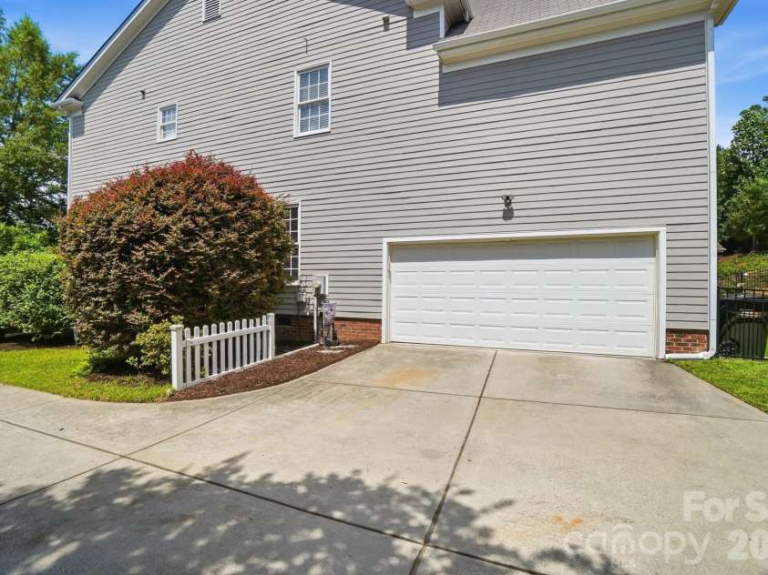 5101 Downing Drive, Fort Mill, SC 29708.  MLS# CAR4384163, YatesRealty ID 28088. 