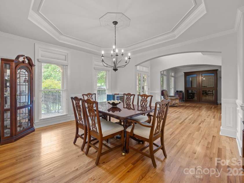 6323 Woodleigh Oaks Drive, Charlotte, NC 28226.  MLS# CAR4276343, YatesRealty ID 28088. 