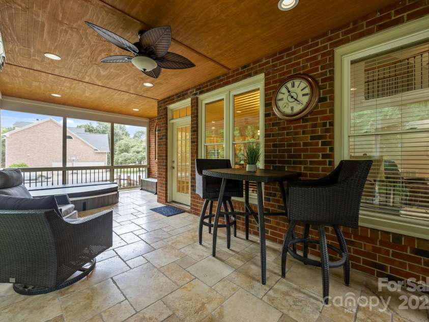 6323 Woodleigh Oaks Drive, Charlotte, NC 28226.  MLS# CAR4276343, YatesRealty ID 28088. 