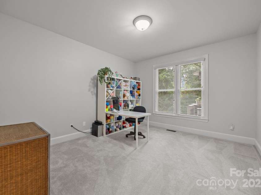 6323 Woodleigh Oaks Drive, Charlotte, NC 28226.  MLS# CAR4276343, YatesRealty ID 28088. 