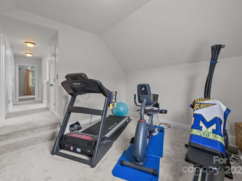 6323 Woodleigh Oaks Drive, Charlotte, NC 28226.  MLS# CAR4276343, YatesRealty ID 28088. 