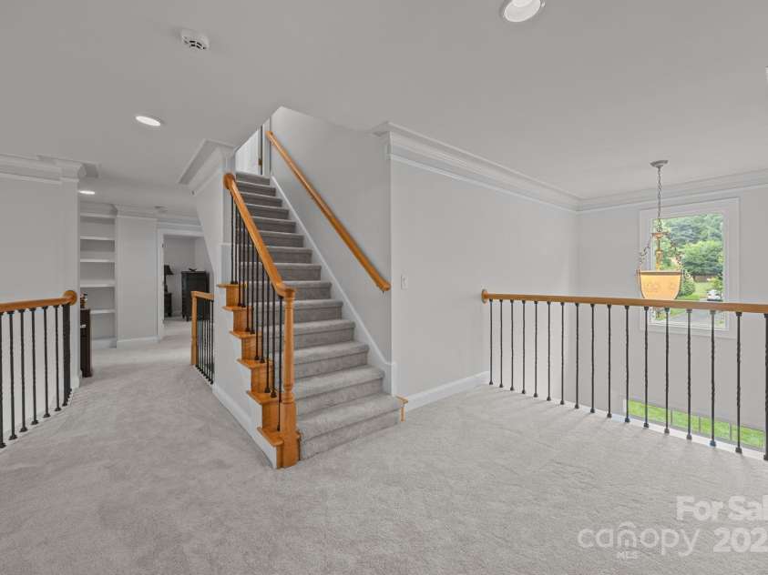 6323 Woodleigh Oaks Drive, Charlotte, NC 28226.  MLS# CAR4276343, YatesRealty ID 28088. 