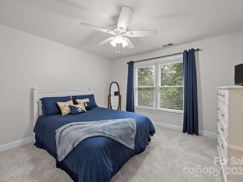 6323 Woodleigh Oaks Drive, Charlotte, NC 28226.  MLS# CAR4276343, YatesRealty ID 28088. 