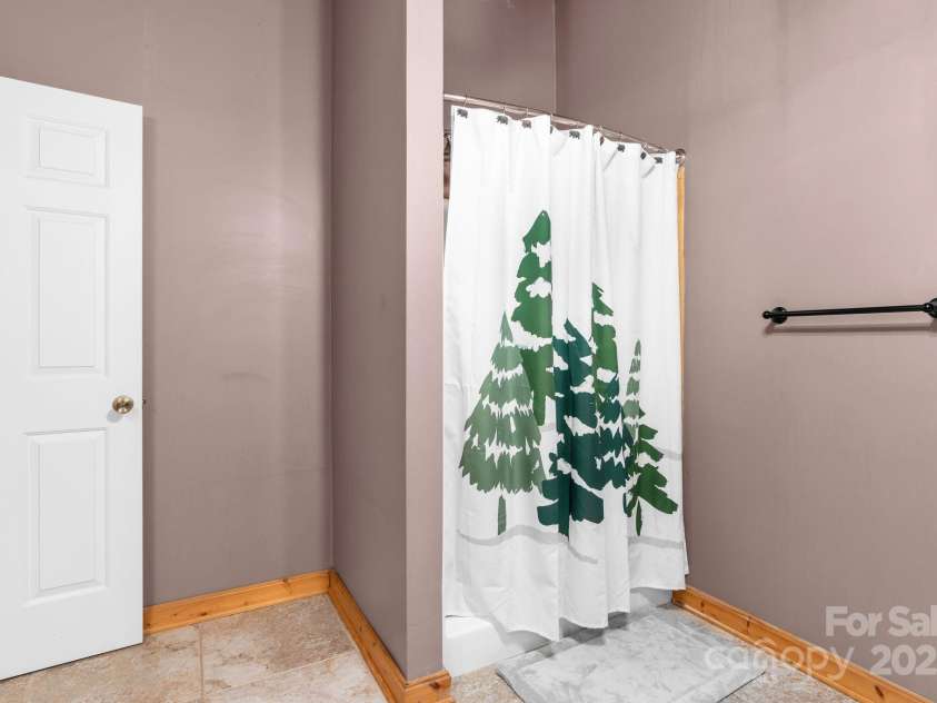 1390 Grants Mountain Road, Marion, NC 28752.  MLS# CAR4213166, YatesRealty ID 2809. Upstairs Bathroom