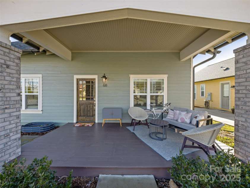 68 Bungalow Way, Brevard, NC 28712.  MLS# CAR4275449, YatesRealty ID 2809. 