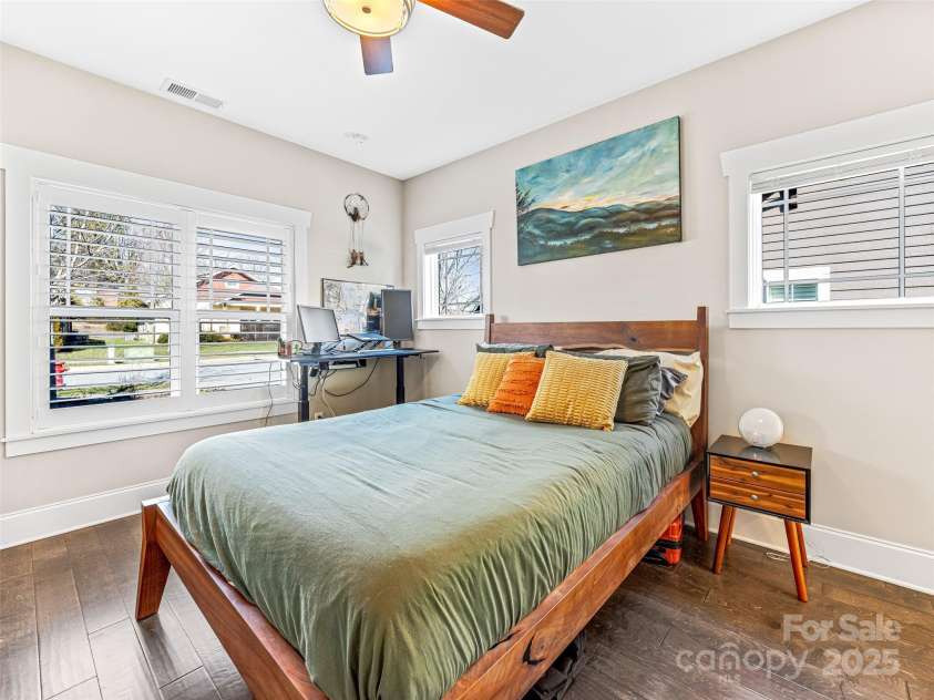 68 Bungalow Way, Brevard, NC 28712.  MLS# CAR4275449, YatesRealty ID 2809. 