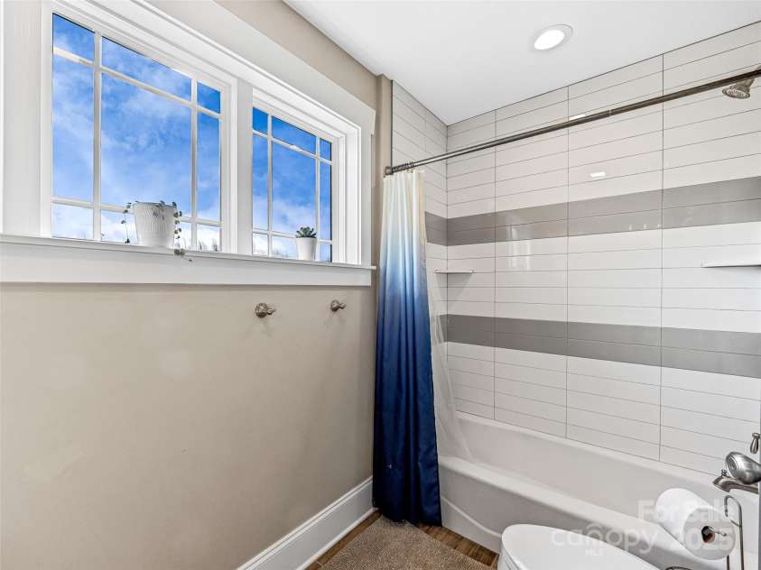 68 Bungalow Way, Brevard, NC 28712.  MLS# CAR4275449, YatesRealty ID 2809. 