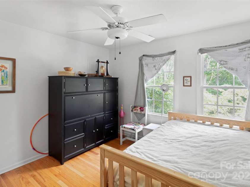 15 Graceland Place, Arden, NC 28704.  MLS# CAR4283813, YatesRealty ID 28090. 