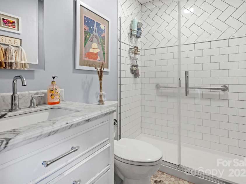 15 Graceland Place, Arden, NC 28704.  MLS# CAR4283813, YatesRealty ID 28090. 
